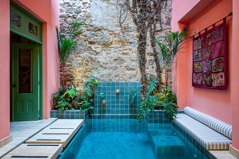 Casa AcoModo @Casco Viejo – Remodeled 6BR & Pool