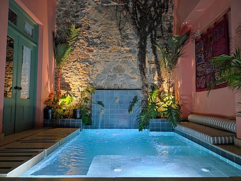 Casa AcoModo @Casco Viejo – Remodeled 6BR & Pool