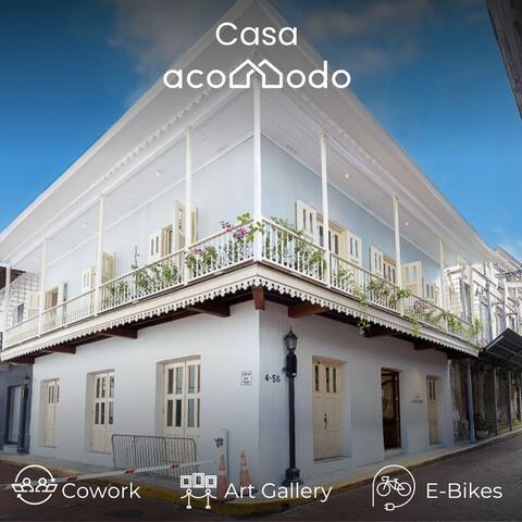 Casa AcoModo @Casco Viejo (4Bdr Historic Mansion)