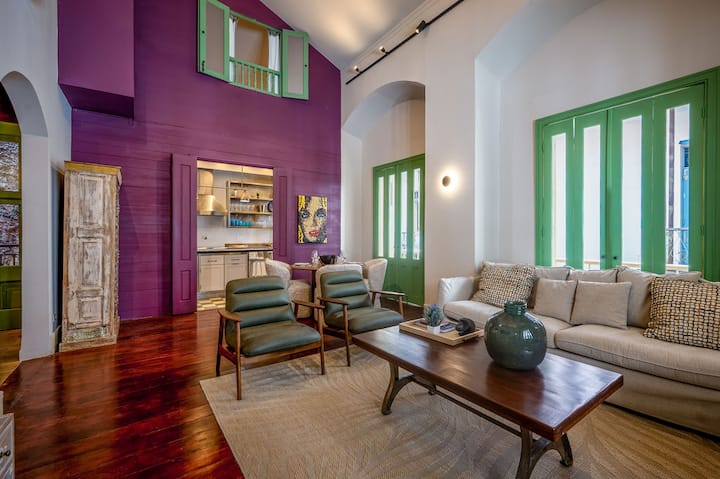Casa Acomodo @Casco Viejo – Remodeled 6br & Pool - Panama