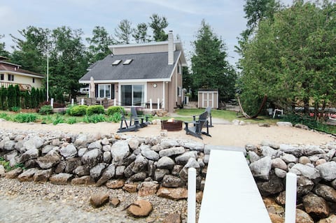 Lake Effect: Waterfront: Mooring for boat