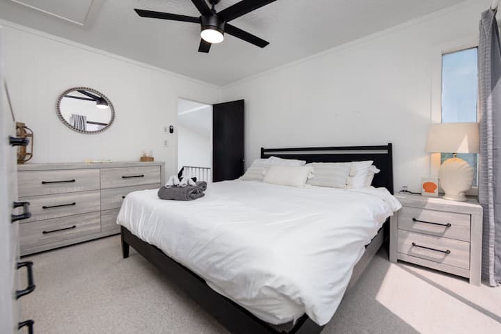 King Bedroom with En-Suite Bathroom