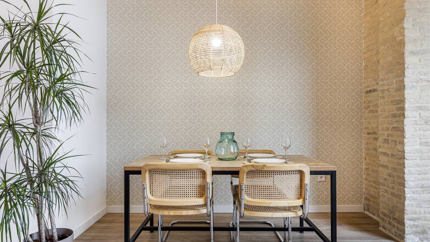 2bd Apt with Terrace. Ruzafa 1a gallery image 4