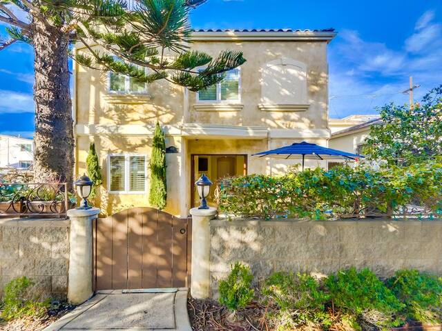 South Mission Beach Retreat | 2BR Near the Shore