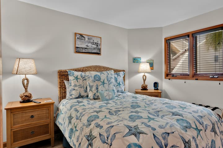 ช่างเป็นที่พักที่ยอดเยี่ยมและน่าทึ่งอะไรอย่างนี้ ฉันพักกับภรรยาและเพื่อนที่ดีสองคน และเจ้าของที่พักให้การต้อนรับดีมาก เราจะมาพักอีกแน่นอน