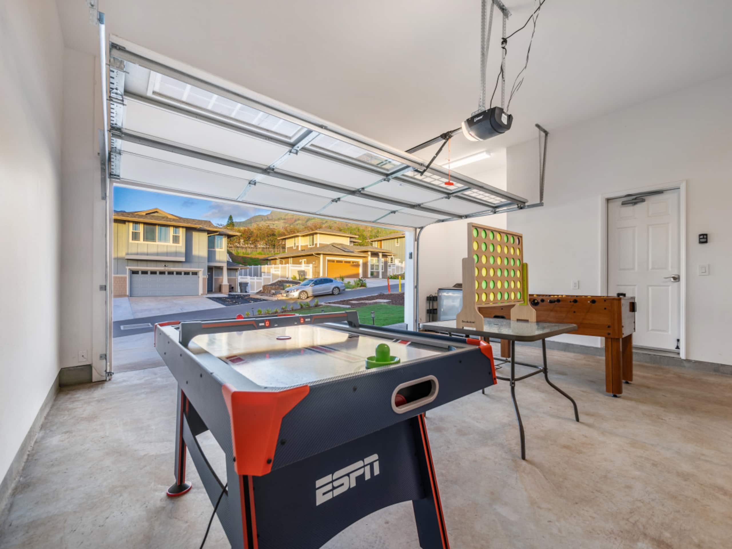 Home in Makaha Valley · ★4.98 · 3 bedrooms · 5 beds · 2.5 baths - Image 43