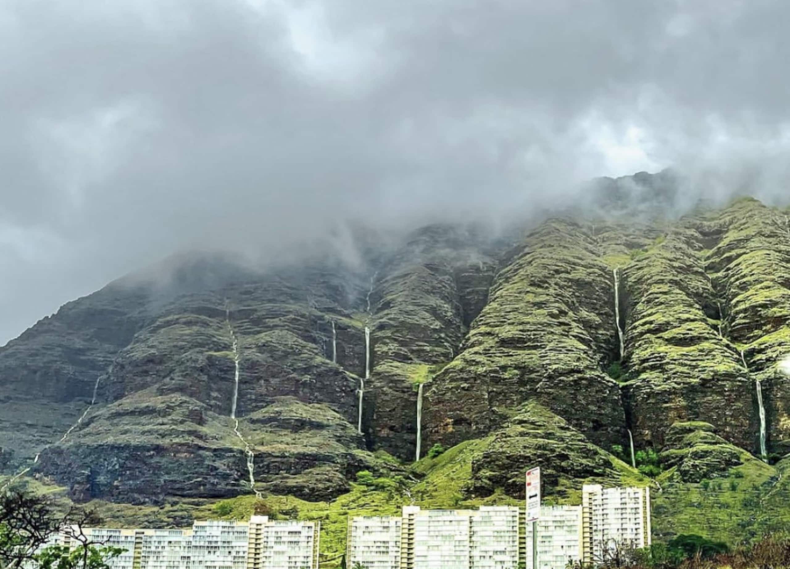Home in Makaha Valley · ★4.98 · 3 bedrooms · 5 beds · 2.5 baths - Image 61