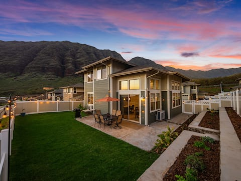 Top performing Airbnb: Hot Tub|Mountain Views|Beach 6 Min|Gated|4 Parking in Makaha Valley