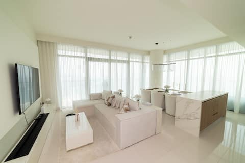 Luxurious Beachfront Condo