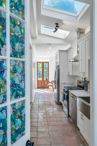 Elegant Home with Private Pool – Steps to FQ gallery image 2