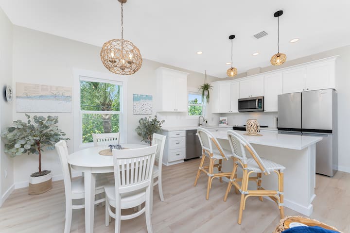 Paradise Breeze Vacation Rentals And Realty managed Airbnb listing 1