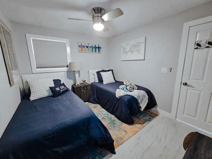 Second Bedroom with two single beds