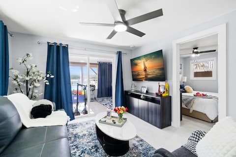 Top performing Airbnb: Manatee Waterfront-, boat-dock, Kayak & pool in Vamo