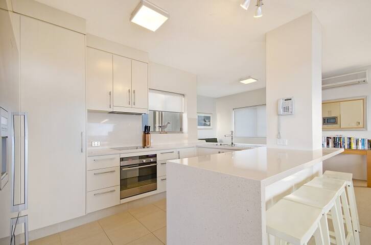 2 Bed Penthouse South Unit 16 gallery image 5