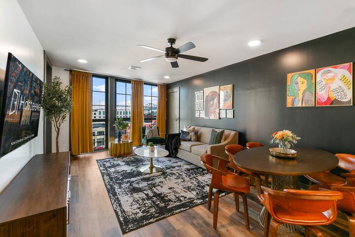 Pelican’s Panorama: 4BR Crescent City Condo