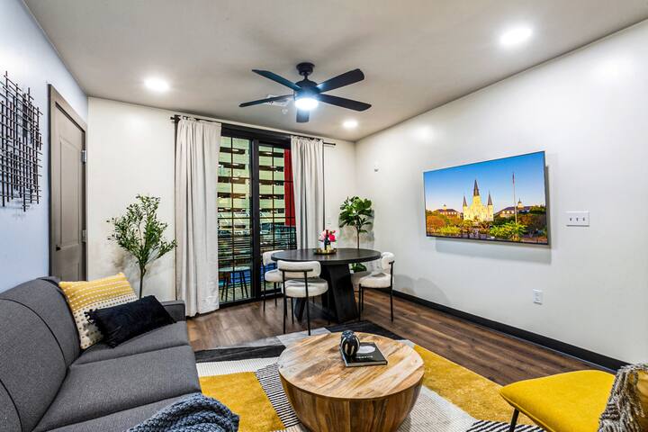 Delta Dream: 4BR Urban Escape Condo