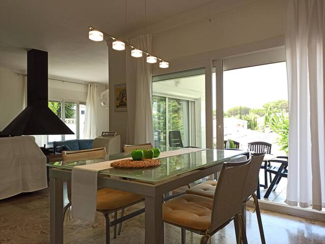 House Llierca – air conditioning, private pool, ba gallery image 4