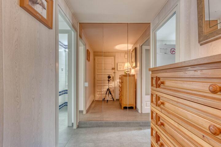 Apt Frontmar – Wifi, communal pool, 1st line of th gallery image 3