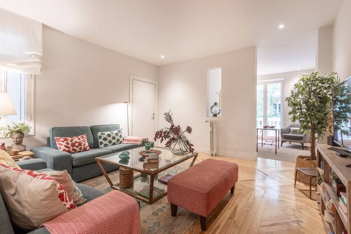 Charming Apartment in Prestigious Salamanca Area gallery image 3