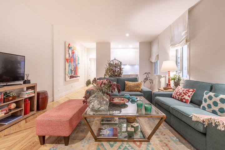 Charming Apartment in Prestigious Salamanca Area gallery image 2