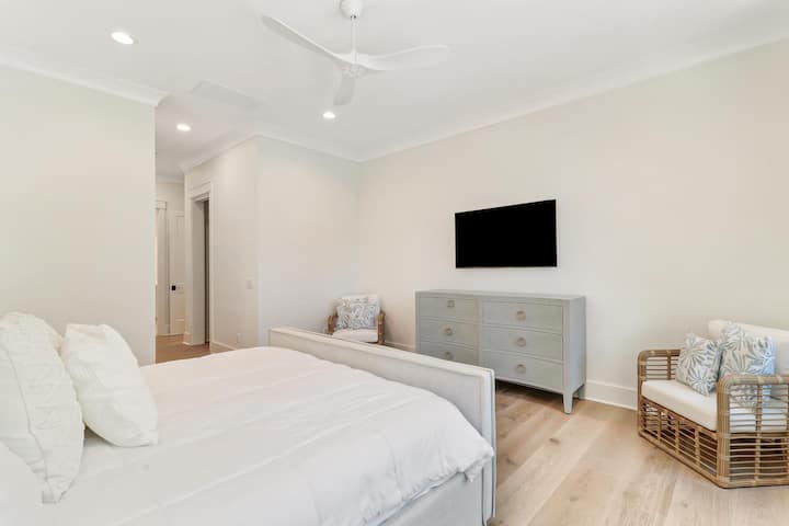 169 North Sea Pines Drive | Bedroom 1 - King Bed (Chini)