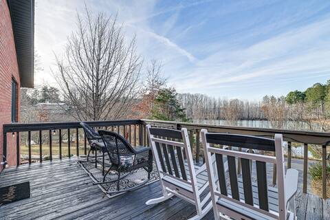 Quiet Tennessee Getaway ~ 12 Mi to Kentucky Lake!