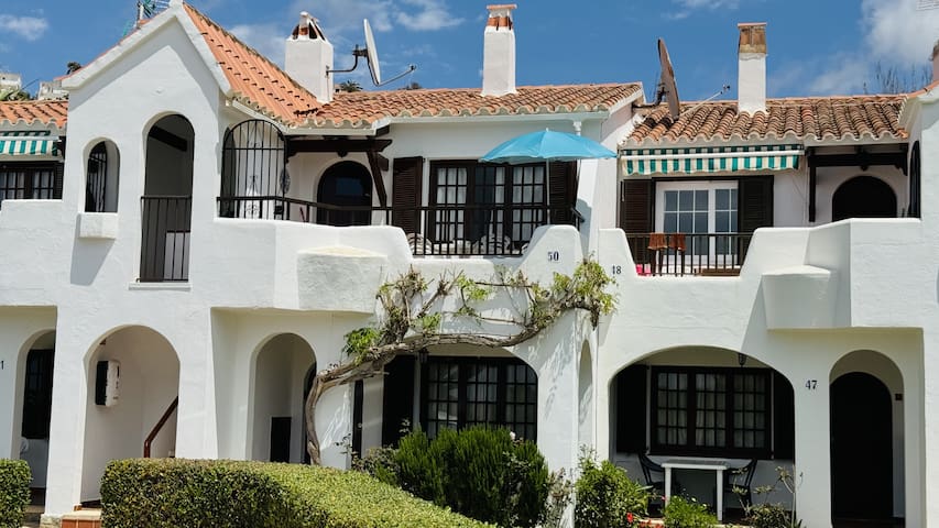 Mulberry gallery image 2