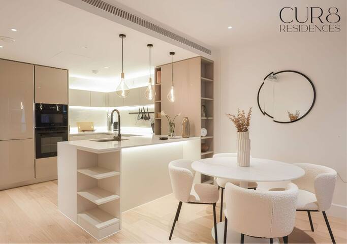 Luxurious Westfield Flat with Pool & Gym gallery image 3