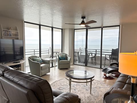 Successful Airbnb property: Oceanfront Condo Wraparound Balcony Sunrise Views in Daytona Beach