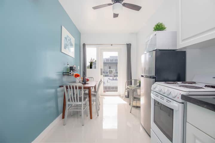 Spacious 2-bedroom Apt In The Heart Of Sobe - South Beach, FL