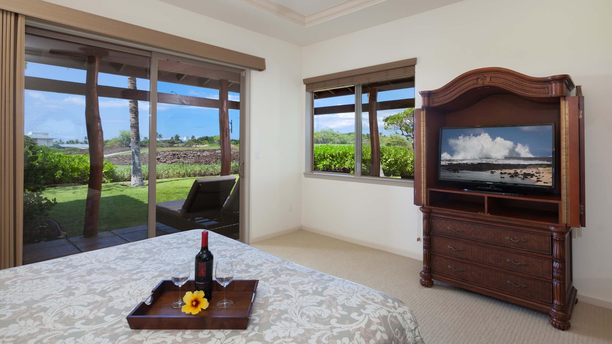 Condo in Waimea · ★5.0 · 3 bedrooms · 4 beds · 2 baths - Image 2
