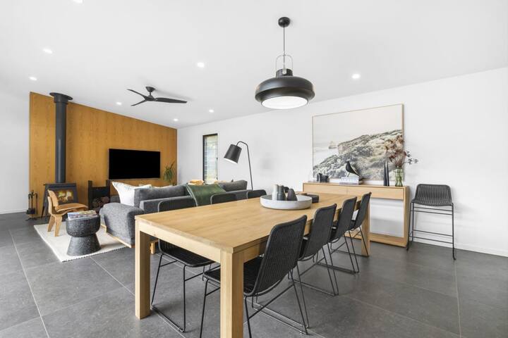 Stunning on Noble! gallery image 5