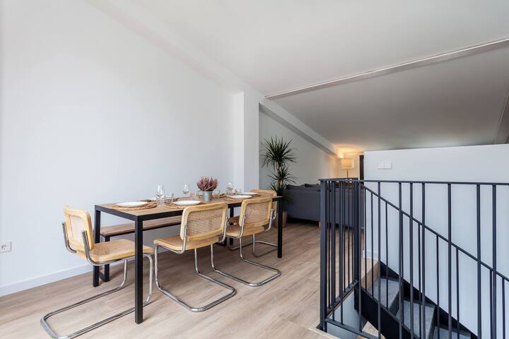 4bd Beautiful Penthouse with Terrace 3b gallery image 4