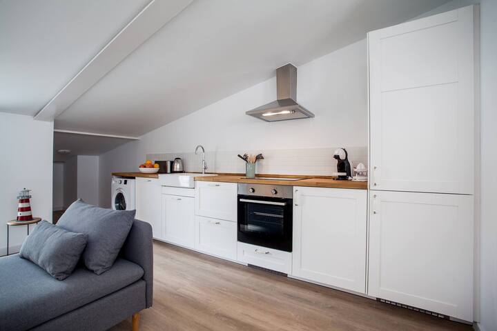 4bd Beautiful Penthouse with Terrace 3b gallery image 5