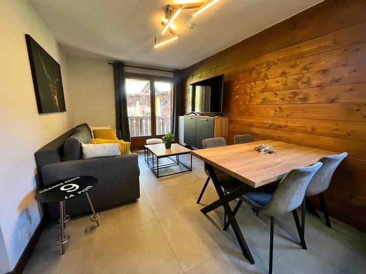 Appartement Rénové Avec Piscine à Samoëns - Samoëns
