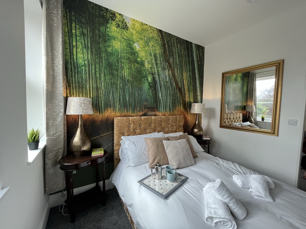 Successful Airbnb property: Modern spacious 1 bed studio Preston City Centre in Ingol And Tanterton