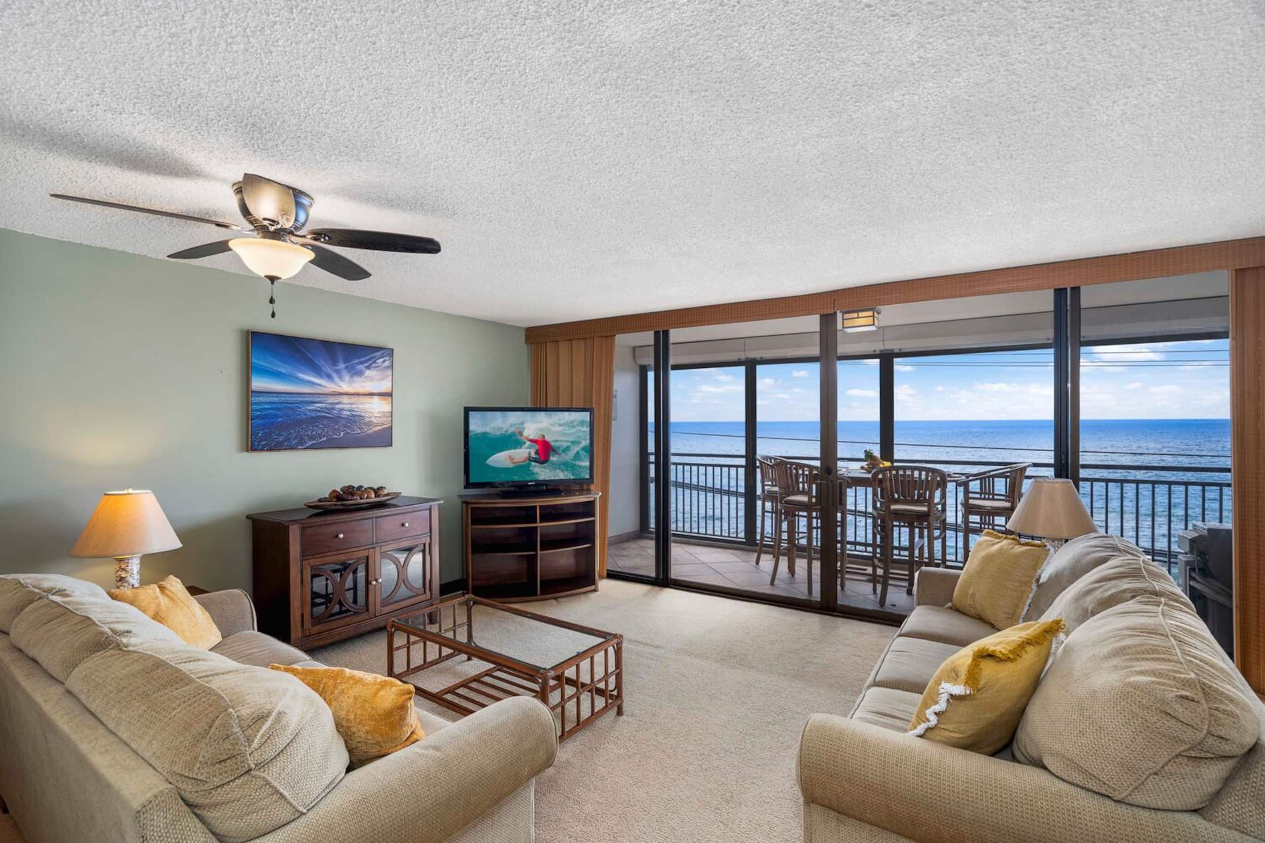 Condo in Kailua-Kona · ★4.43 · 1 bedroom · 2 beds · 2 baths - Image 2