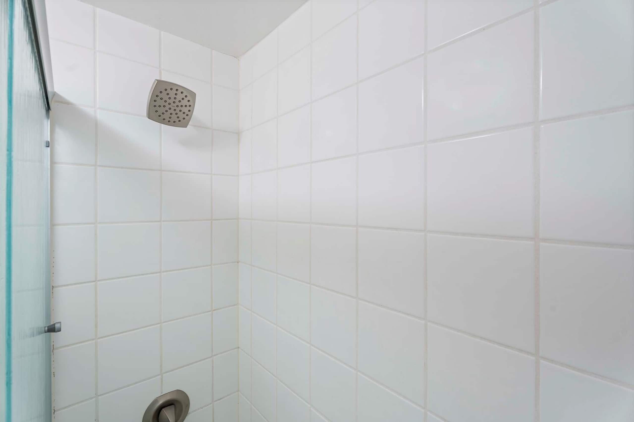 Condo in Kailua-Kona · ★4.43 · 1 bedroom · 2 beds · 2 baths - Image 19