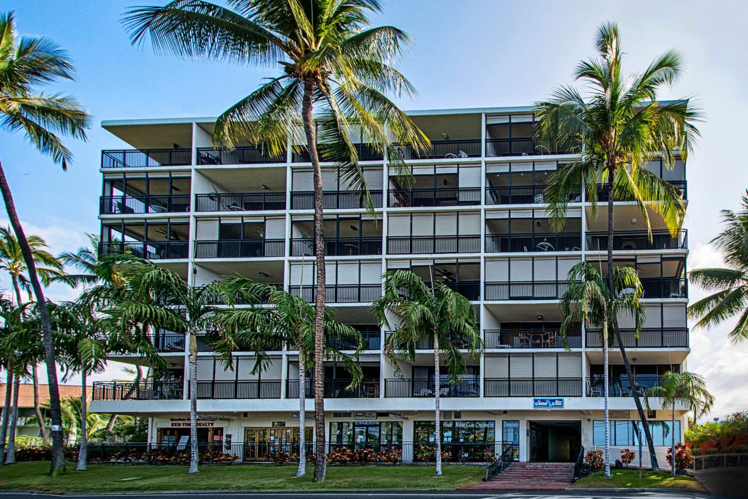 Condo in Kailua-Kona · ★4.43 · 1 bedroom · 2 beds · 2 baths - Image 24