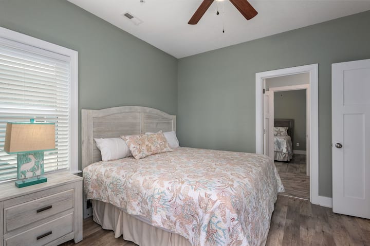 NH387A: Bodie Island Cottage | Bedroom 2 - King, Shared Bath, Private Deck Access