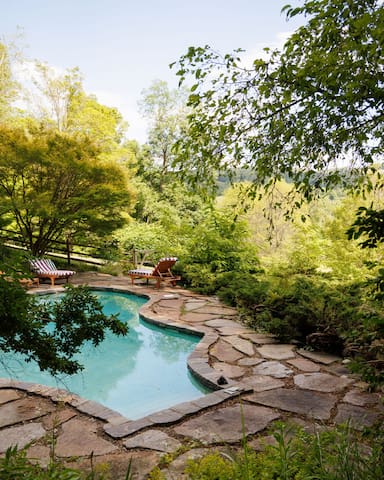 Red Cottage managed Airbnb listing 3