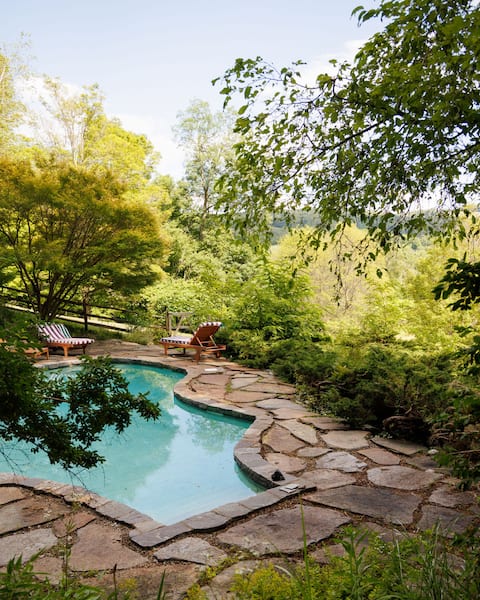 The Library Retreat Charming Estate w/Pool+Pond