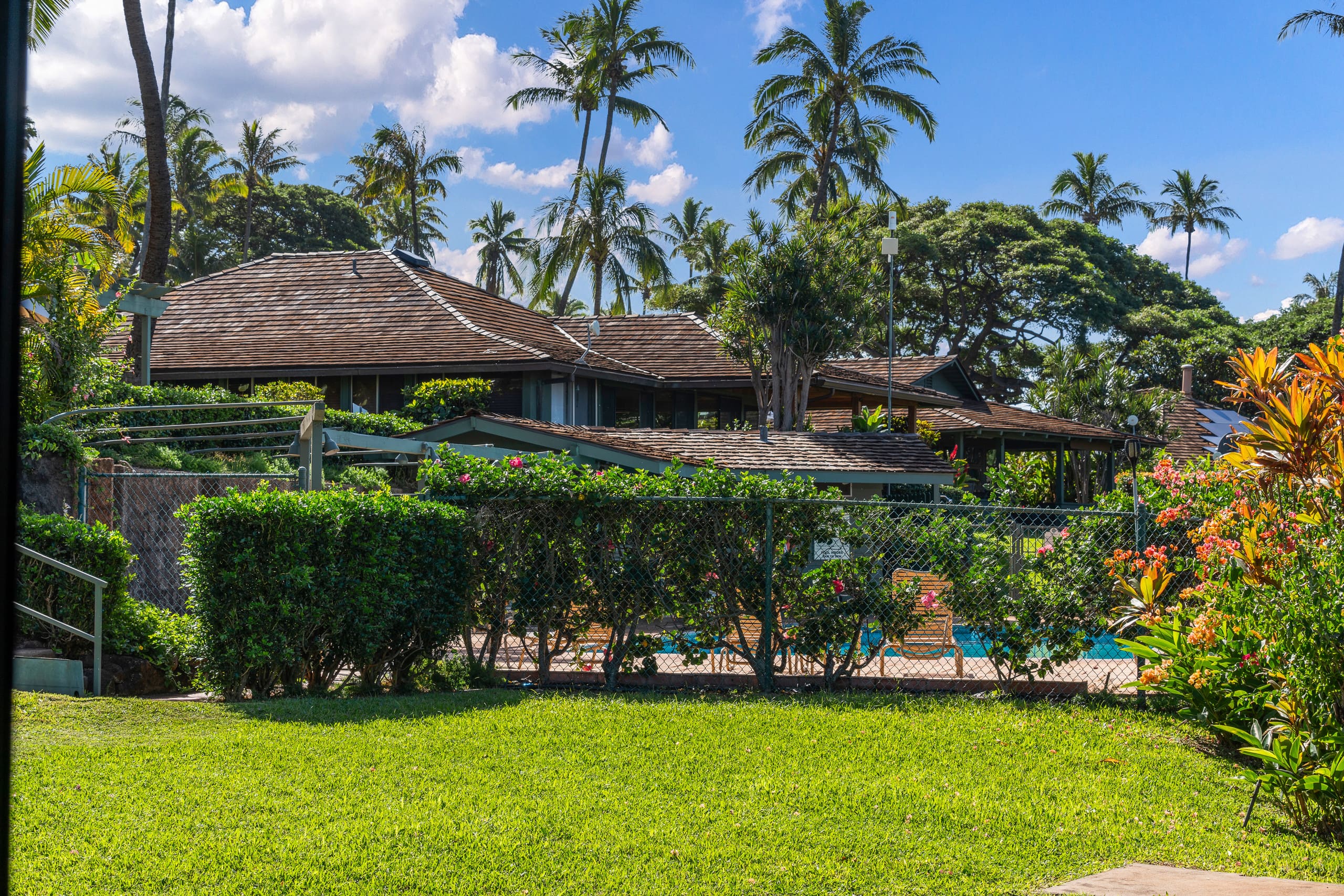 Condo in Lahaina · ★4.2 · 2 bedrooms · 3 beds · 2 baths - Image 24