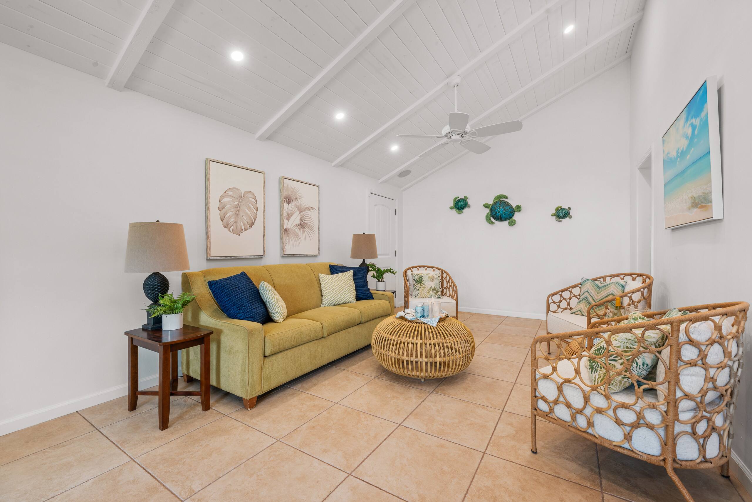 Condo in Lahaina · ★4.2 · 2 bedrooms · 3 beds · 2 baths - Image 39