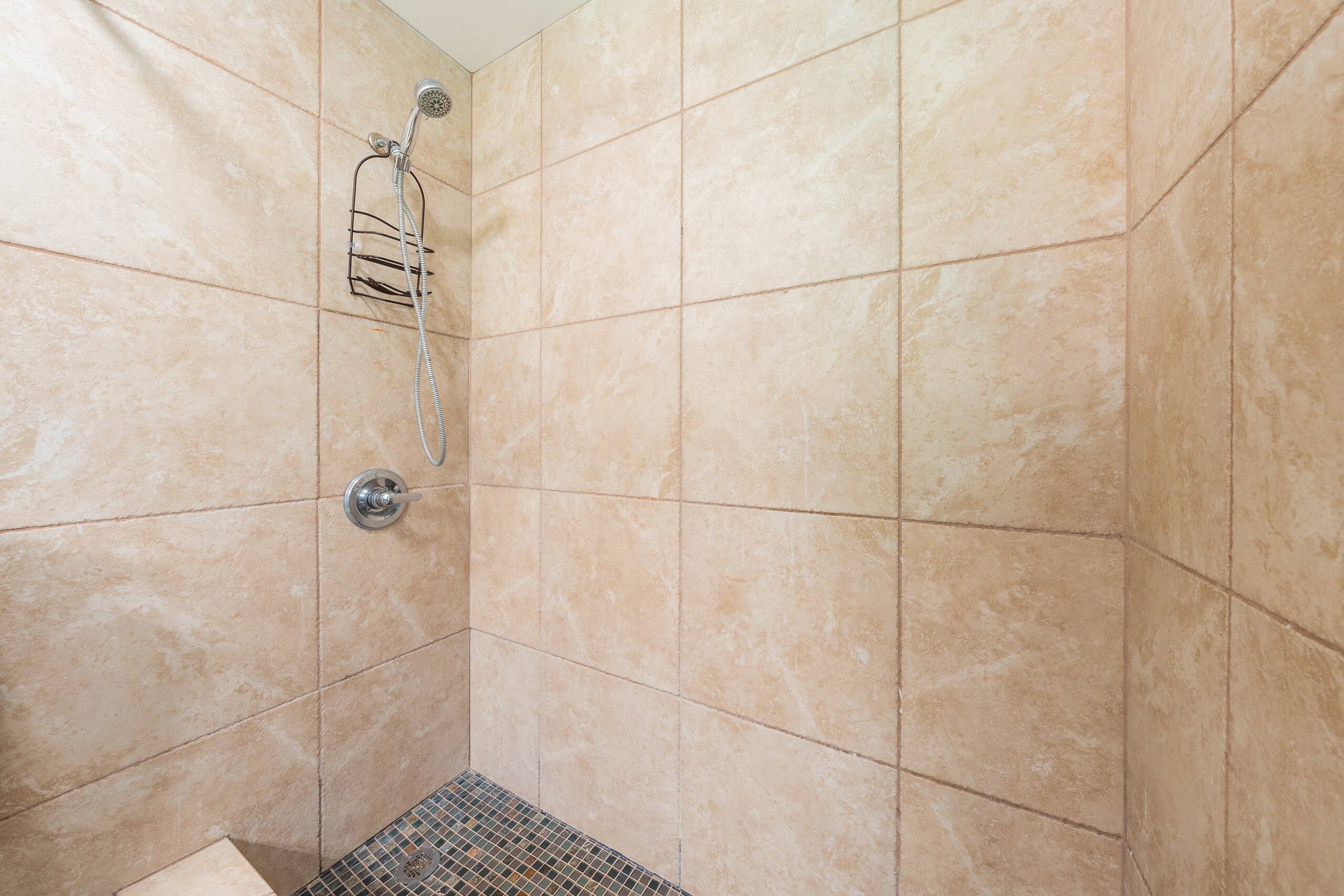 Condo in Lahaina · ★4.2 · 2 bedrooms · 3 beds · 2 baths - Image 16