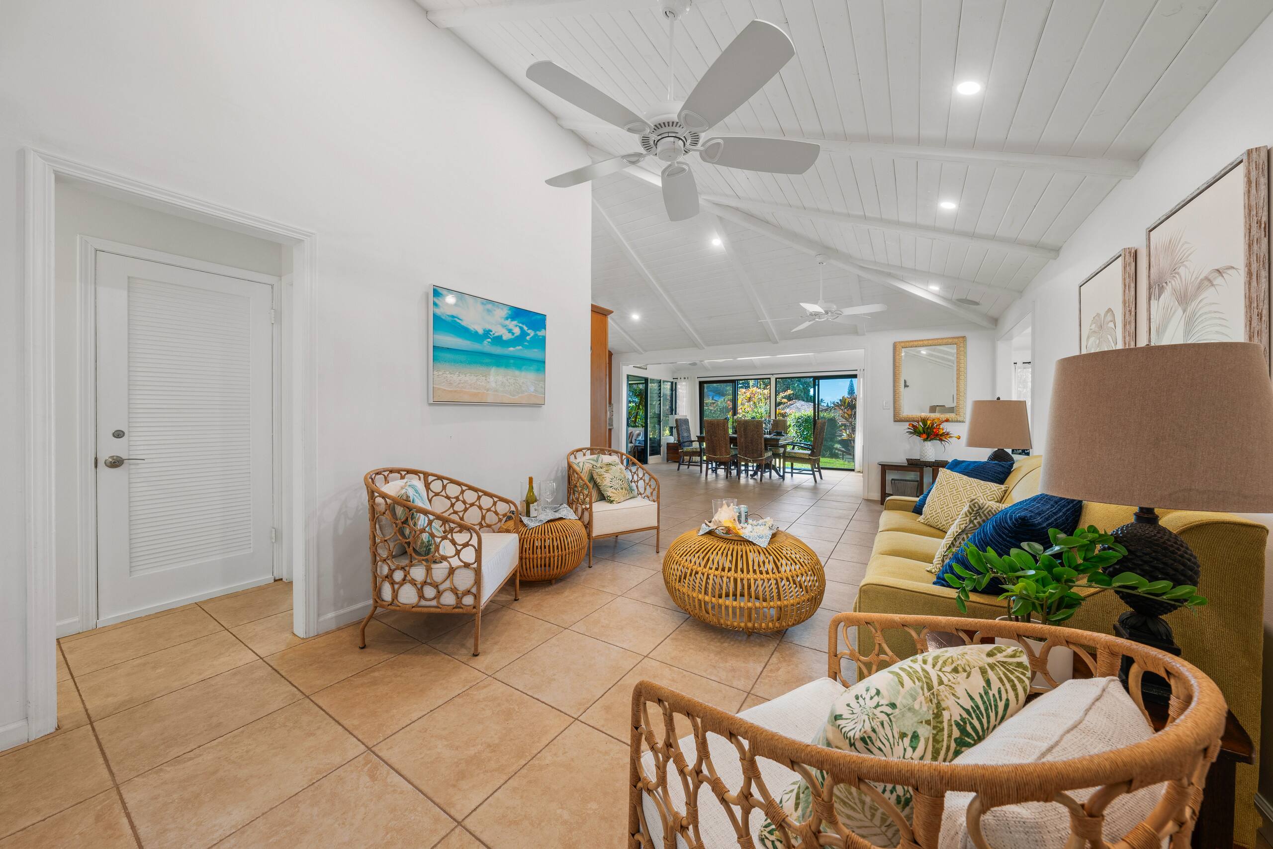 Condo in Lahaina · ★4.2 · 2 bedrooms · 3 beds · 2 baths - Image 40