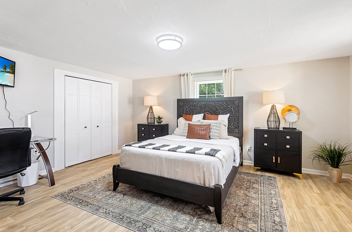 Dormitorio acogedor con detalles encantadores