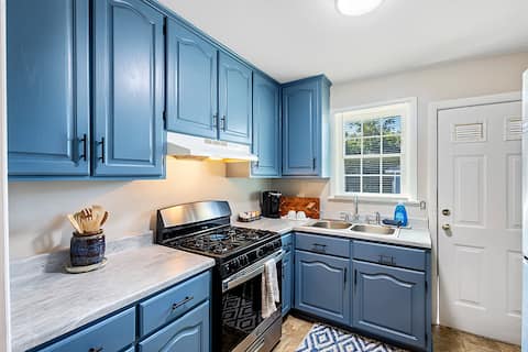 Riverwalk | Downtown | Open Kitchen