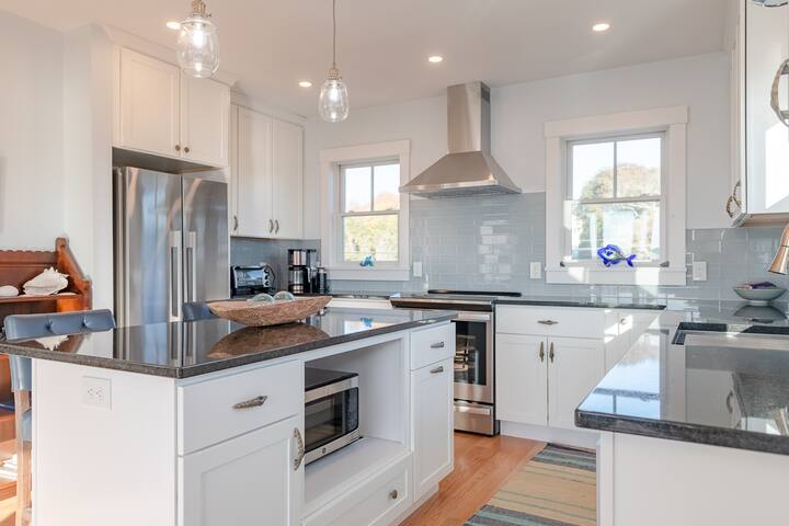 Waterfront Home Green Hill Pond Kayak – gallery image 3