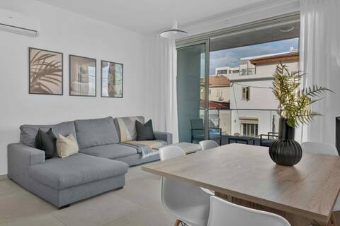 Phaedrus Living: Eolus Residences Artemis